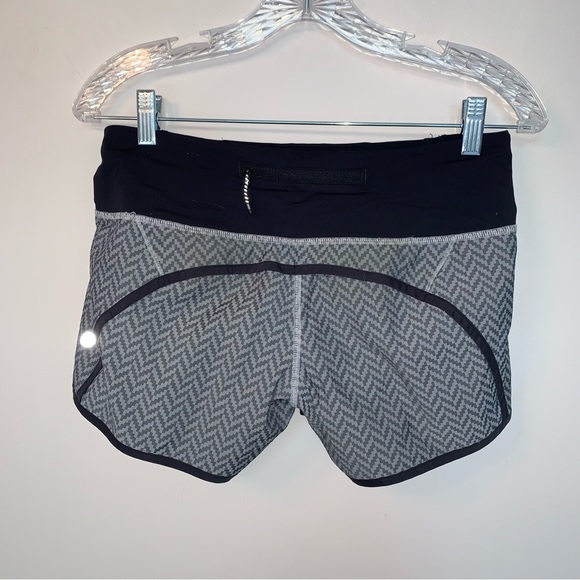 Lululemon Run Times Short *2-way Stretch Giant Herringbone Swift Black White 4 - Picture 4 of 7